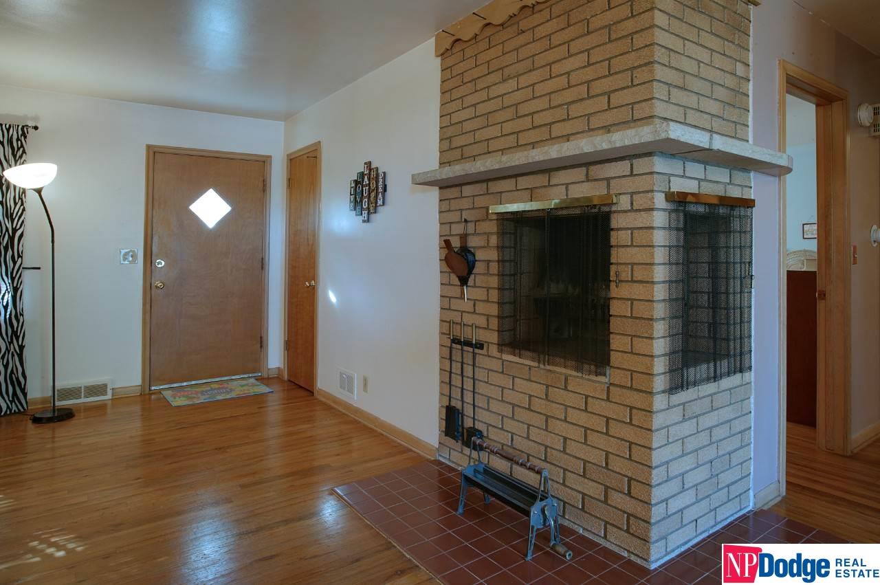 1001 N 48, Omaha, NE 68132