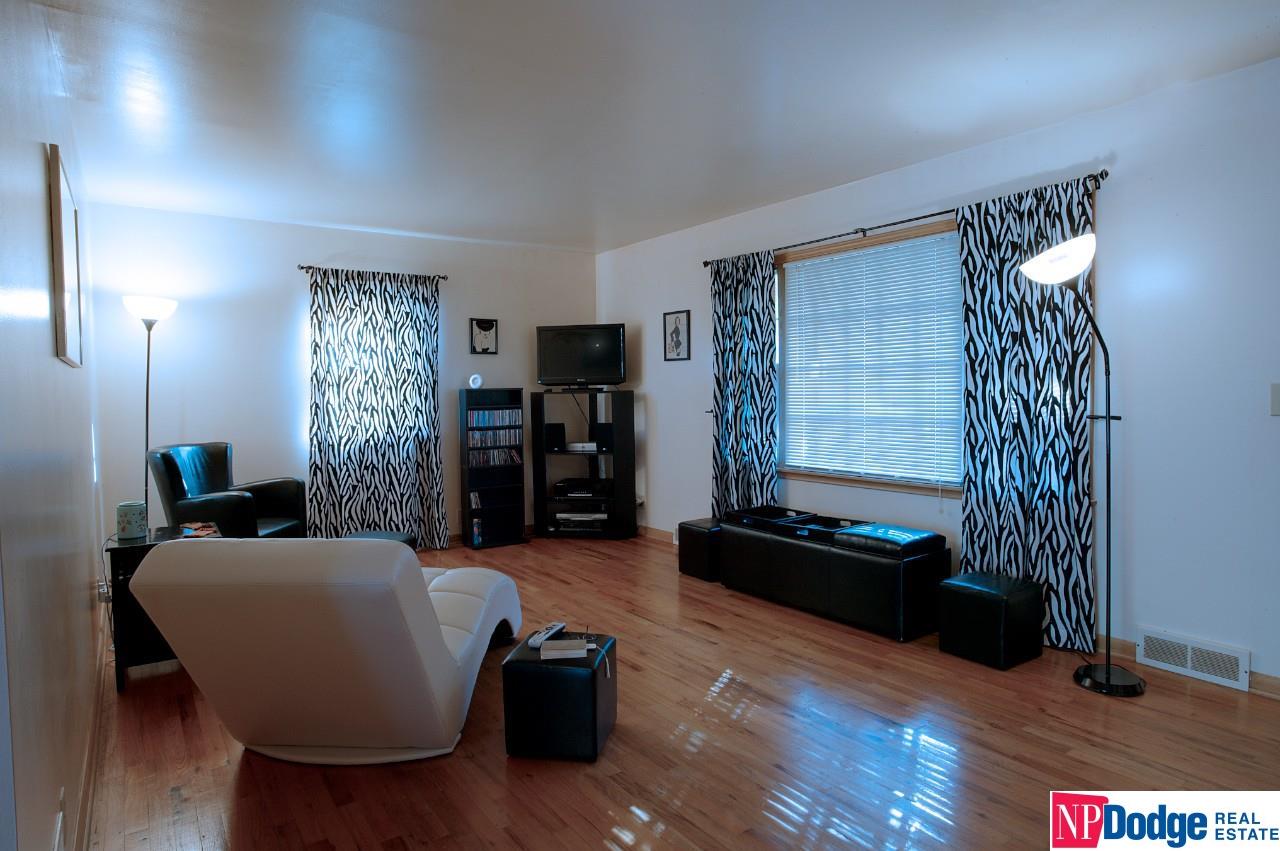 1001 N 48, Omaha, NE 68132