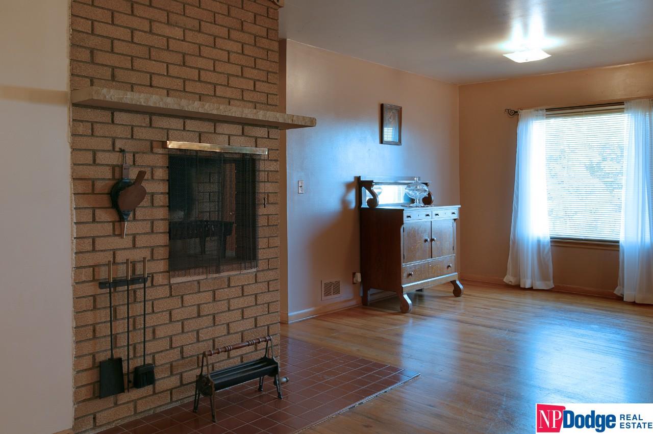 1001 N 48, Omaha, NE 68132
