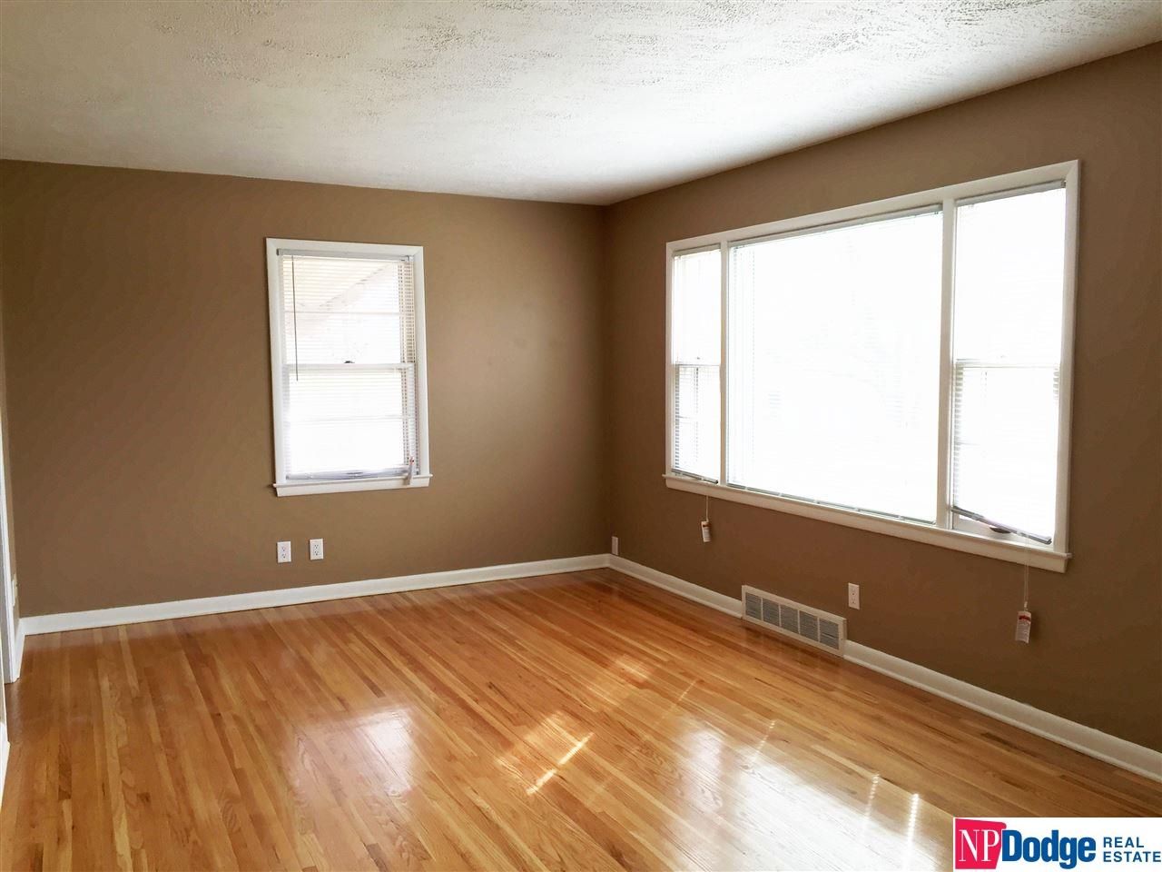 1423 N 65th, Omaha, NE 68132