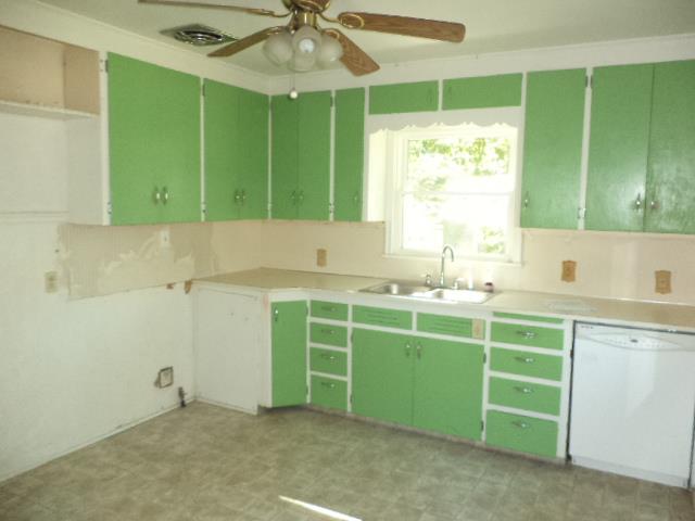 6305 Charles StOmaha, NE, 68132Douglas County