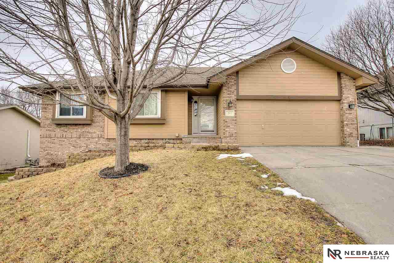 202Fleetwood, Papillion, NE 68133