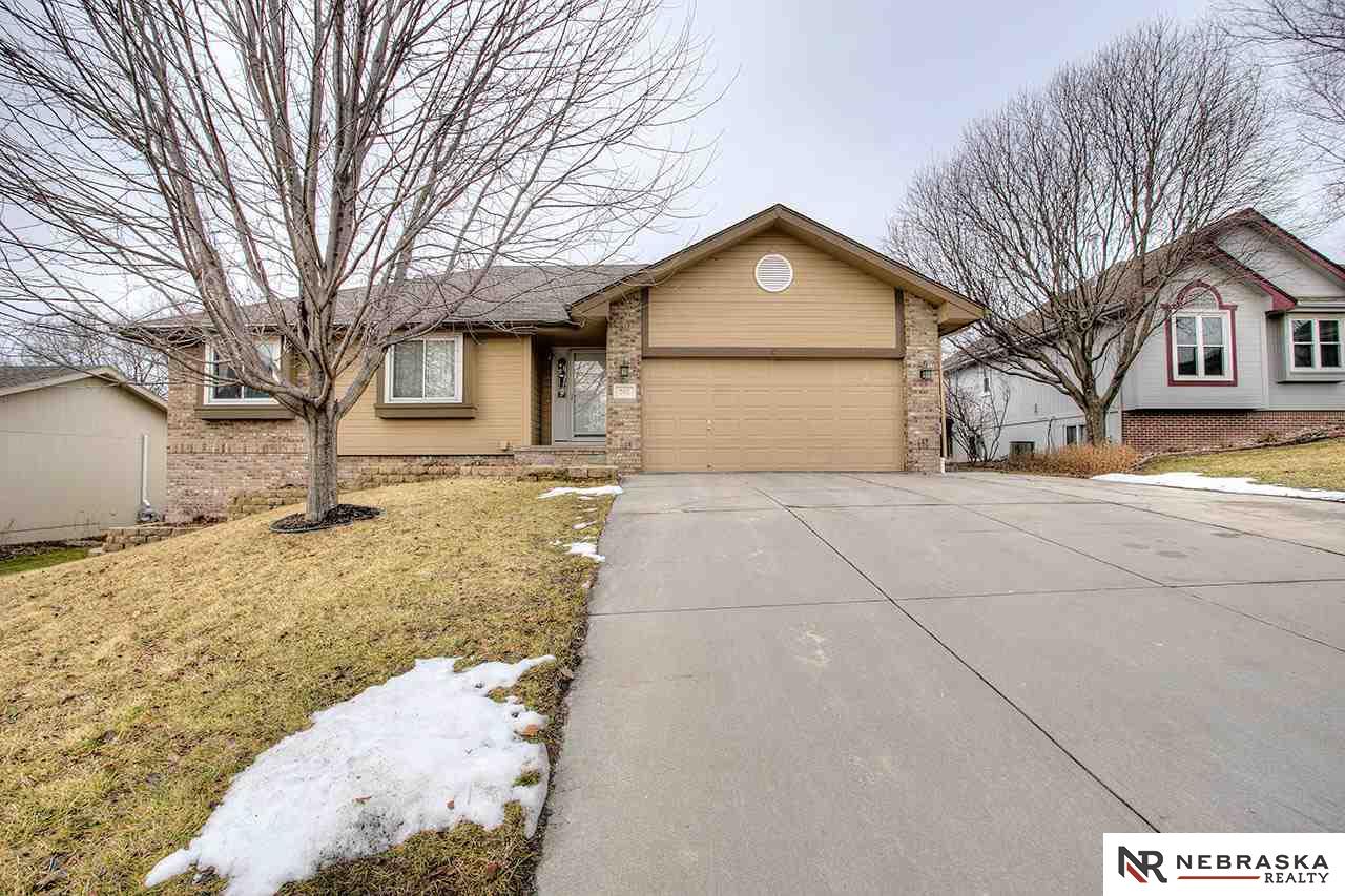 202Fleetwood, Papillion, NE 68133