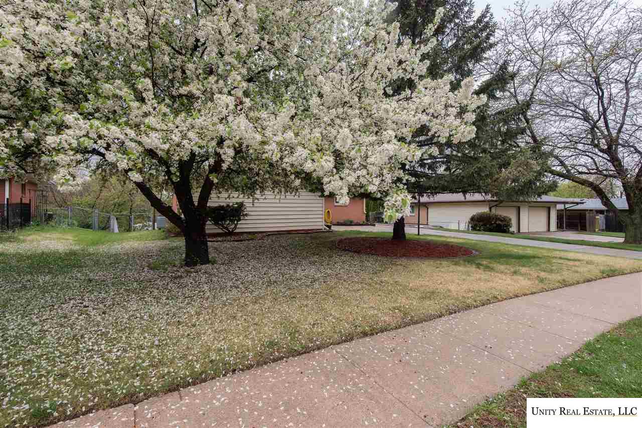 8461Browne, Omaha, NE 68134