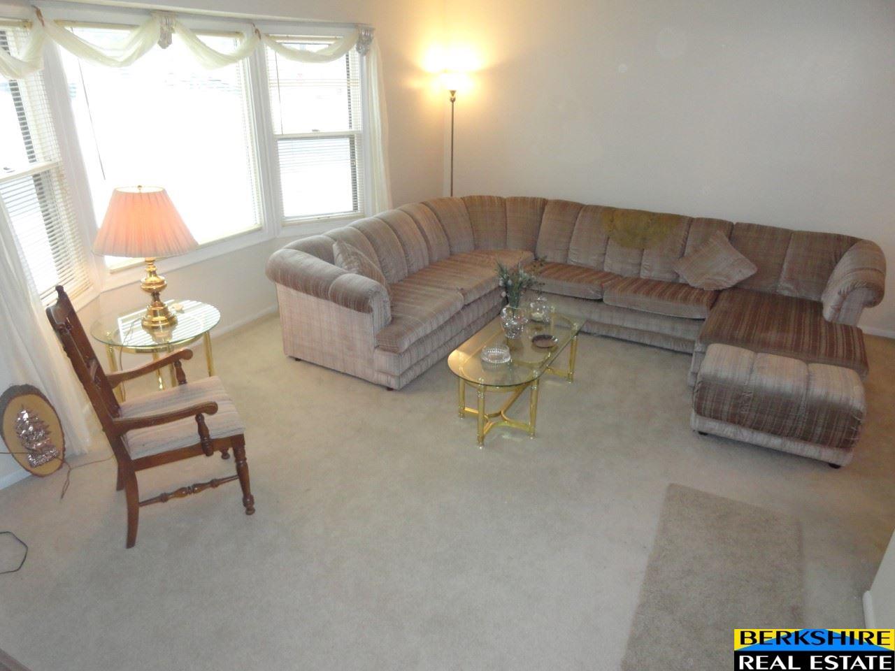 9805Ames, Omaha, NE 68134