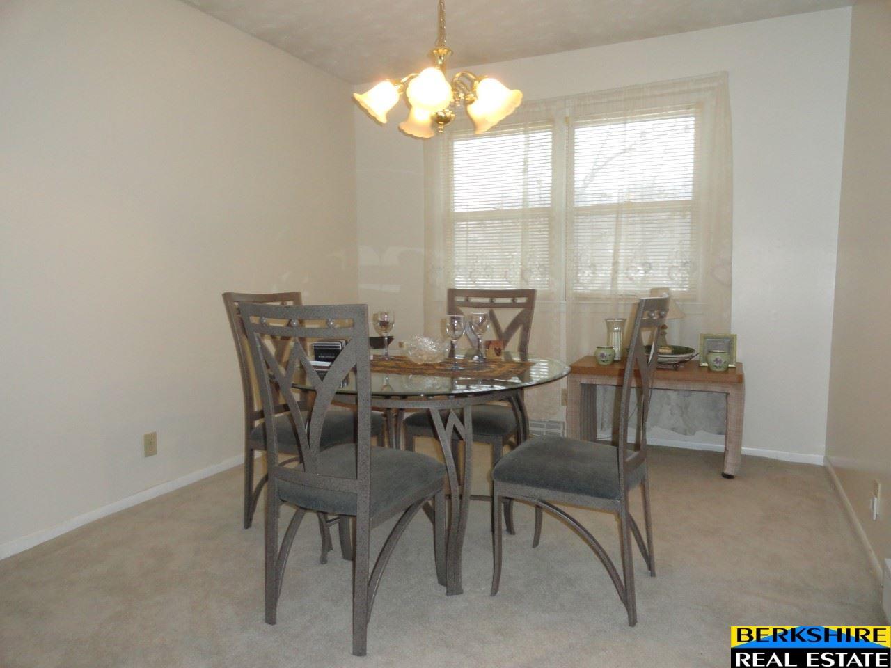 9805Ames, Omaha, NE 68134