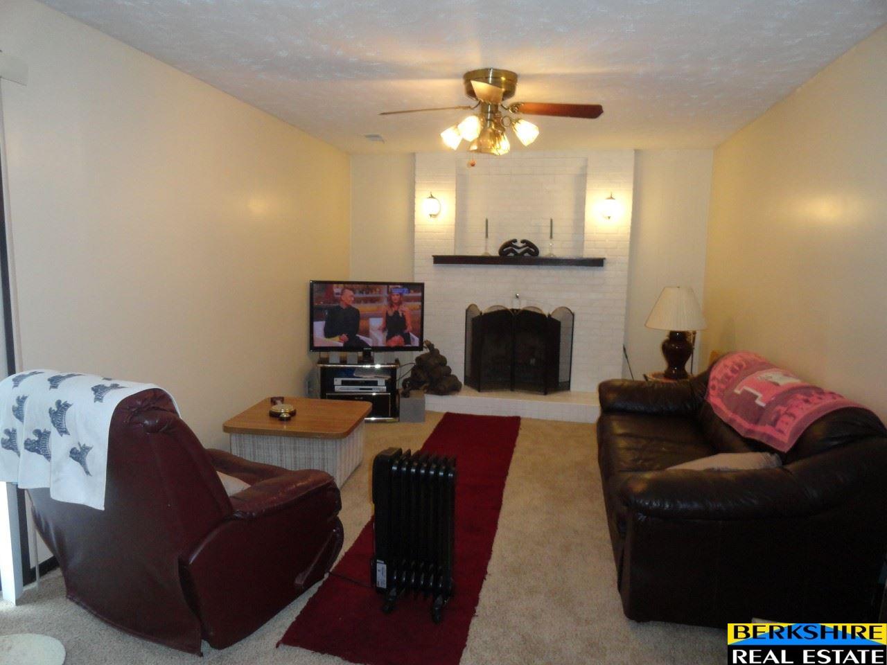 9805Ames, Omaha, NE 68134