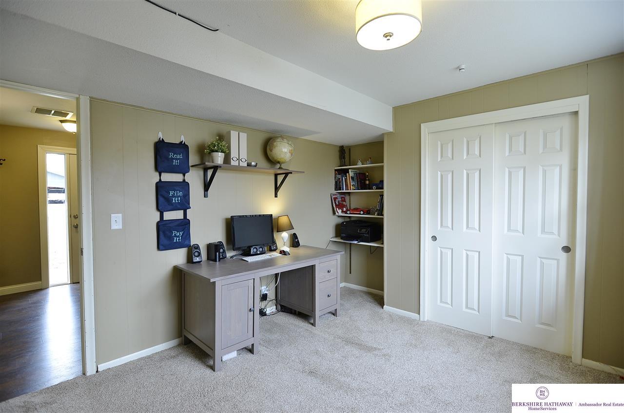 9406Ohio, Omaha, NE 68134