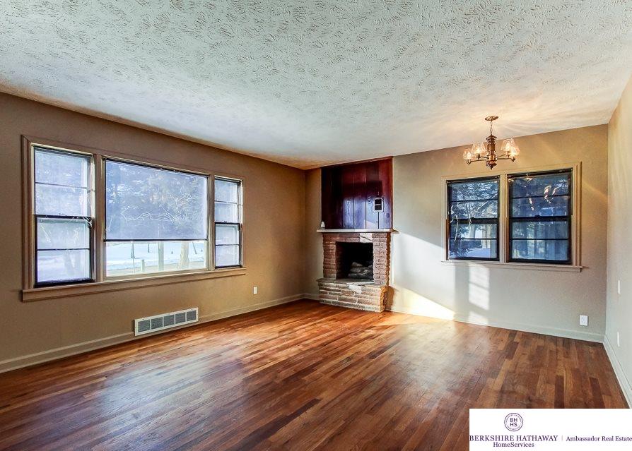 7220Bedford, Omaha, NE 68134
