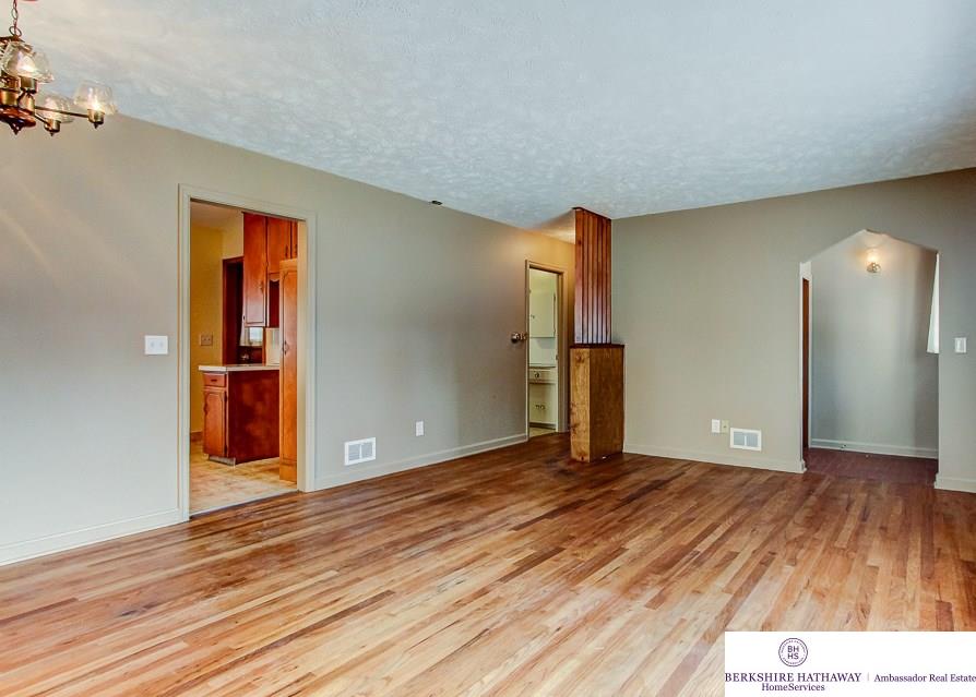 7220Bedford, Omaha, NE 68134