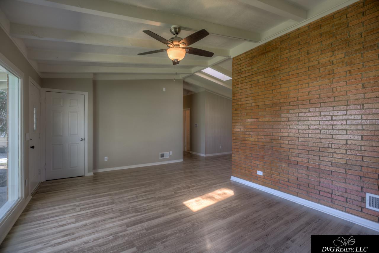 1116 N 85, Omaha, NE 68134