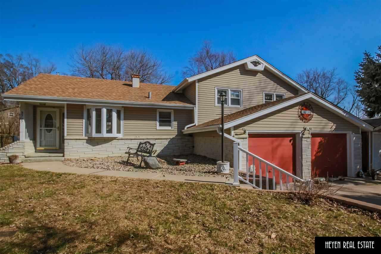 3707 N 77, Omaha, NE 68134