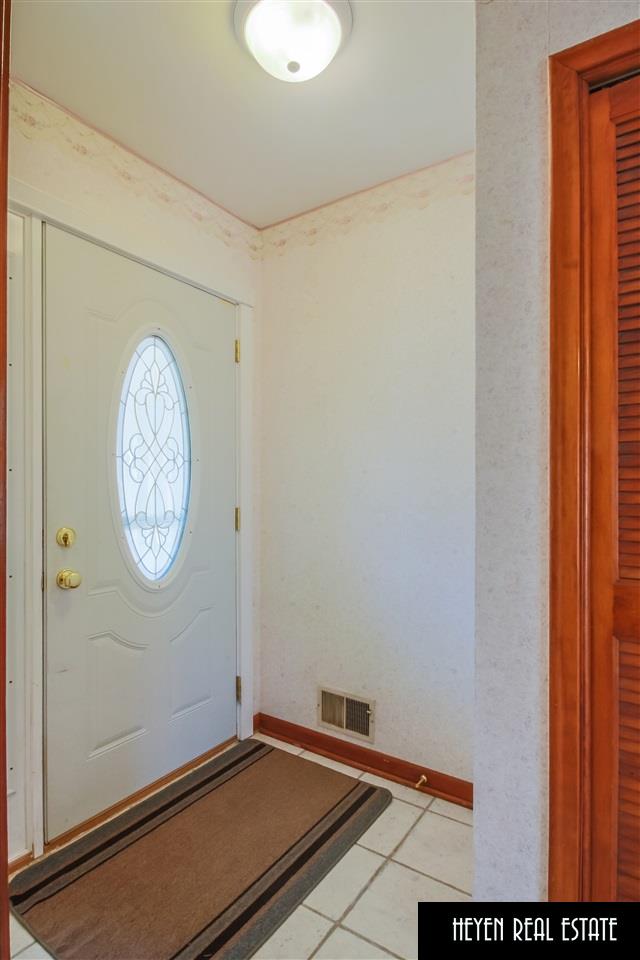 3707 N 77, Omaha, NE 68134