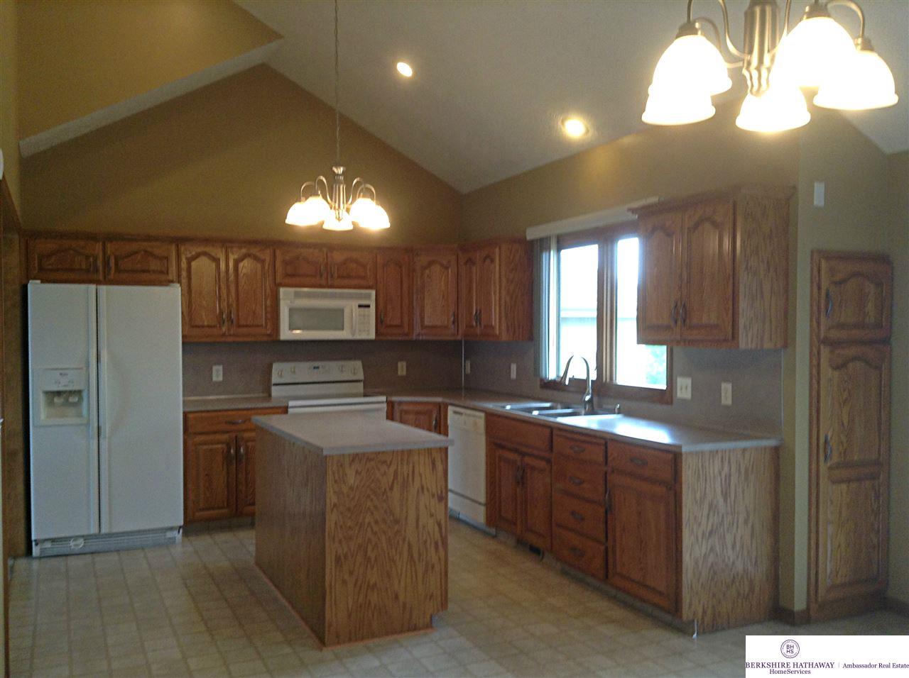 6401 N 102, Omaha, NE 68134