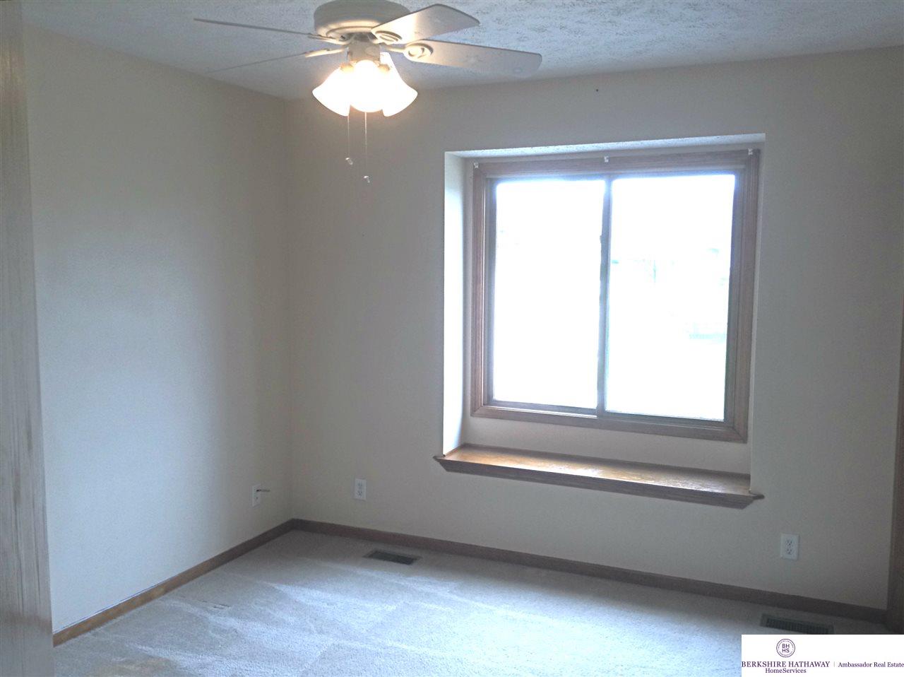 6401 N 102, Omaha, NE 68134