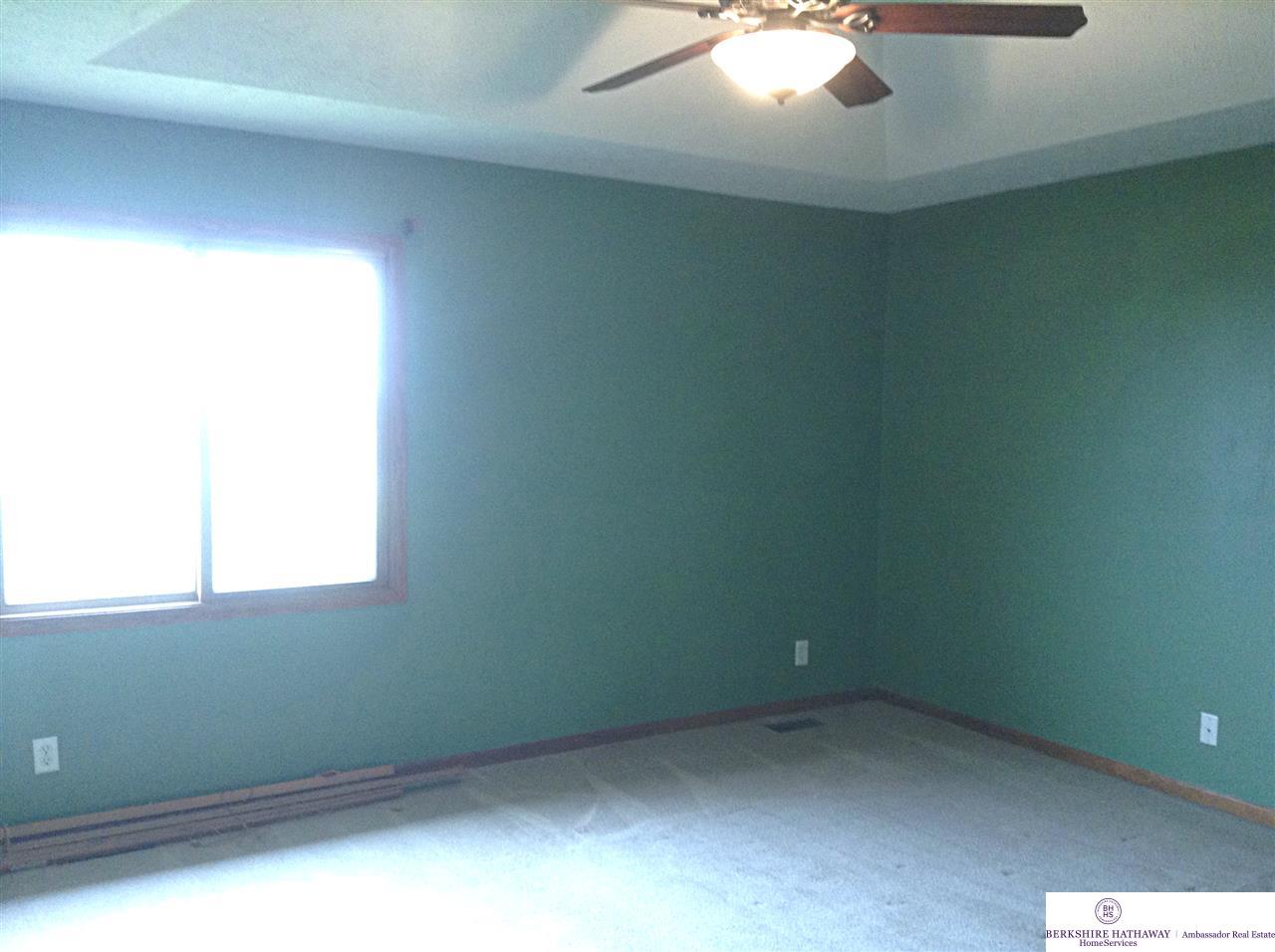 6401 N 102, Omaha, NE 68134