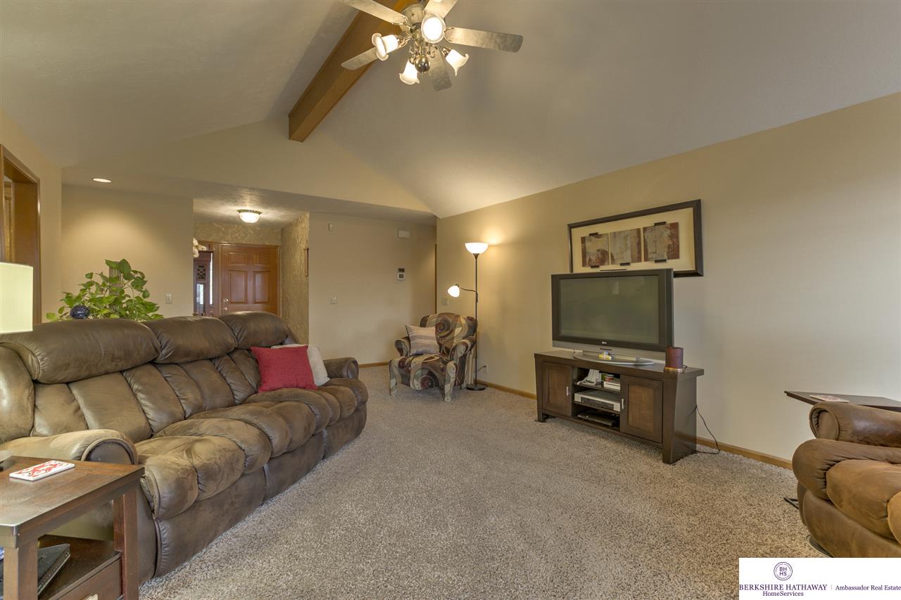 6416 N 106, Omaha, NE 68134
