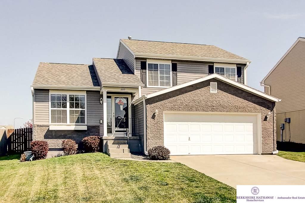 8119 S 159, Omaha, NE 68136