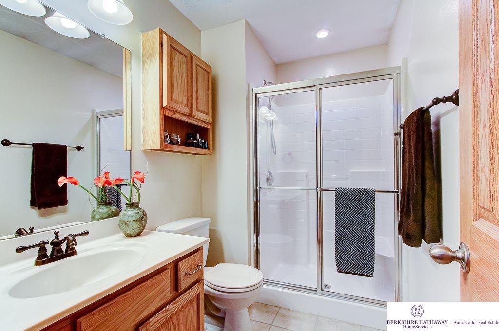 8119 S 159, Omaha, NE 68136