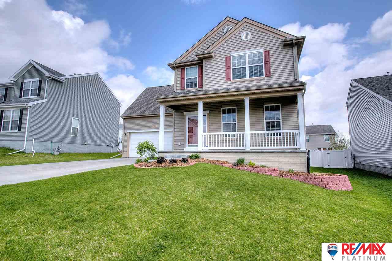 8815 S 164, Omaha, NE 68136