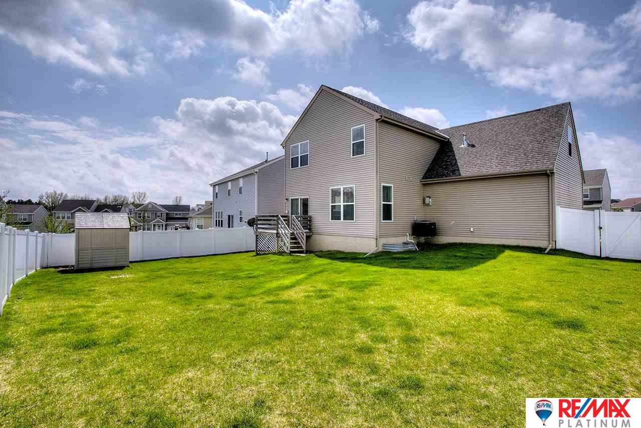 8815 S 164, Omaha, NE 68136
