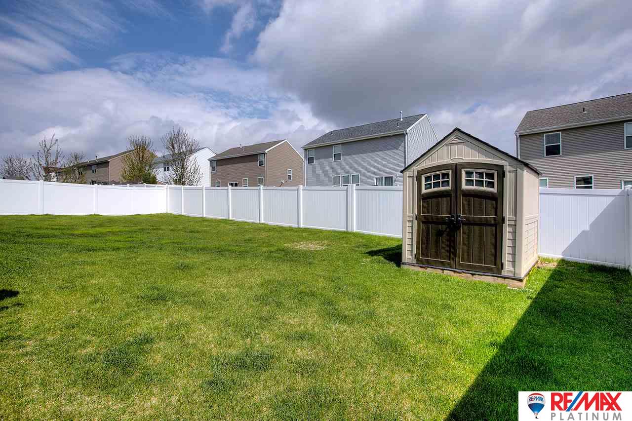 8815 S 164, Omaha, NE 68136