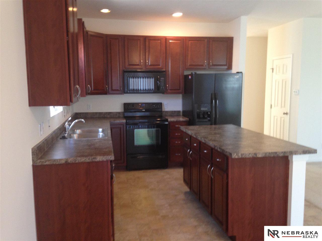 8620 S 163rd, Omaha, NE 68136