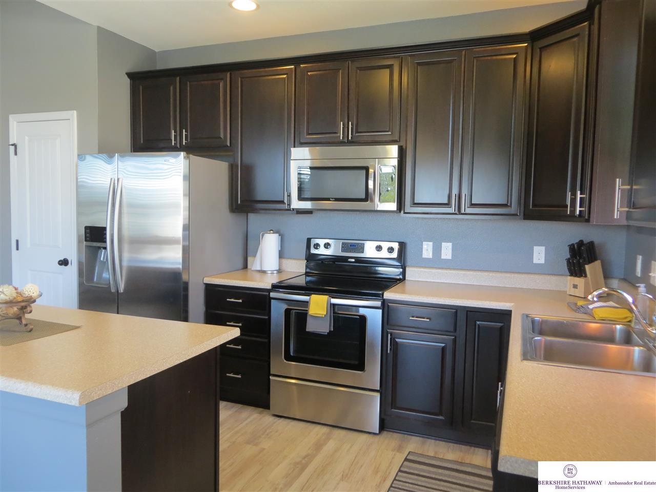8425 S 164, Omaha, NE 68136