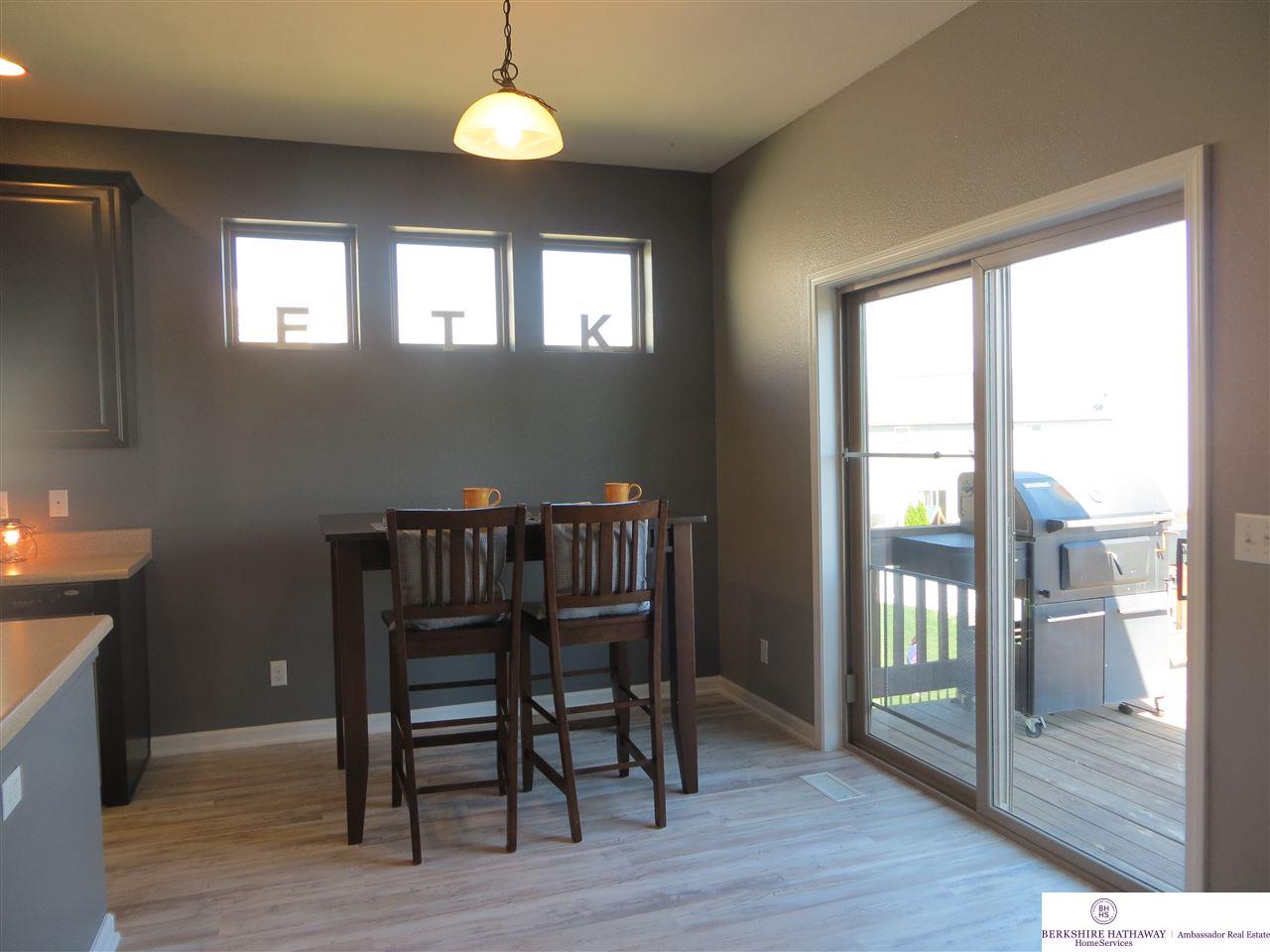 8425 S 164, Omaha, NE 68136