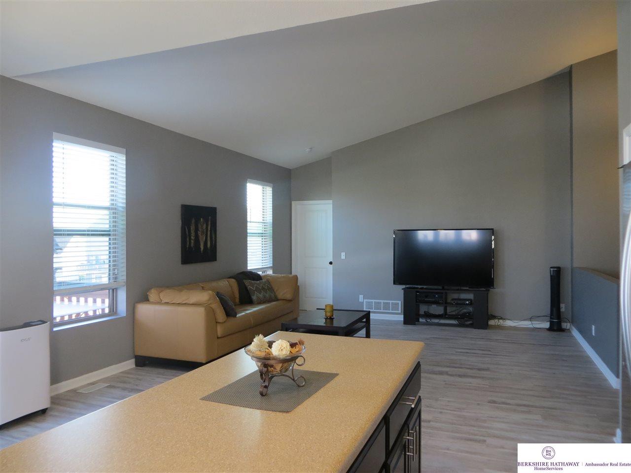 8425 S 164, Omaha, NE 68136
