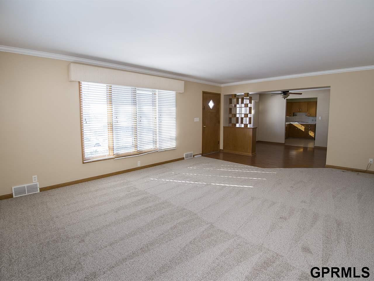 13126Weir, Omaha, NE 68137