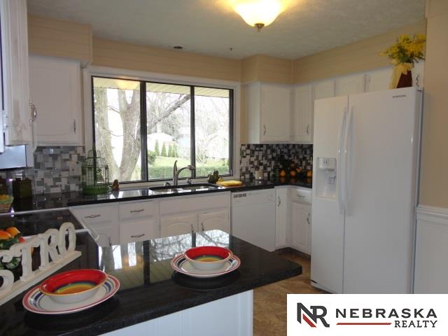 6423 S 137, Omaha, NE 68137