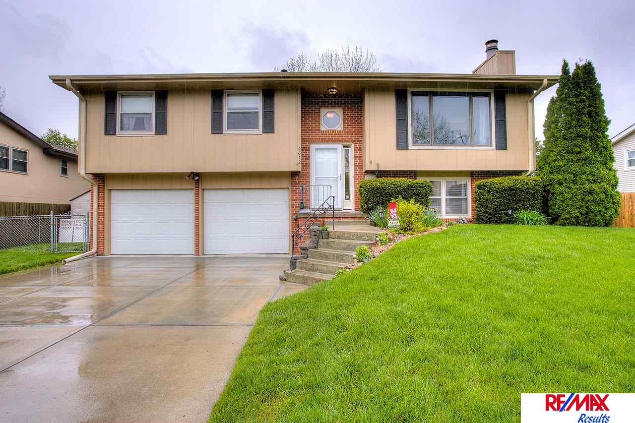 5612 S 155, Omaha, NE 68137