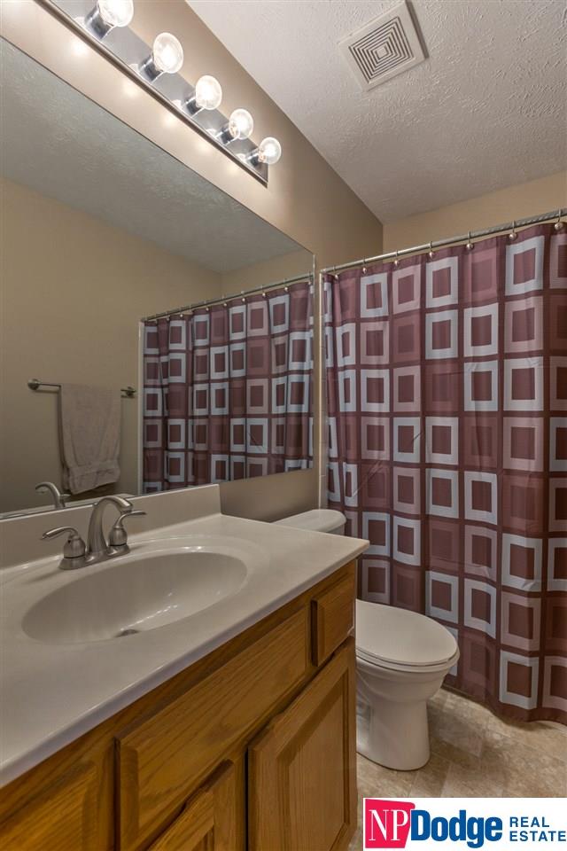 15222Chalco Pointe, Omaha, NE 68138