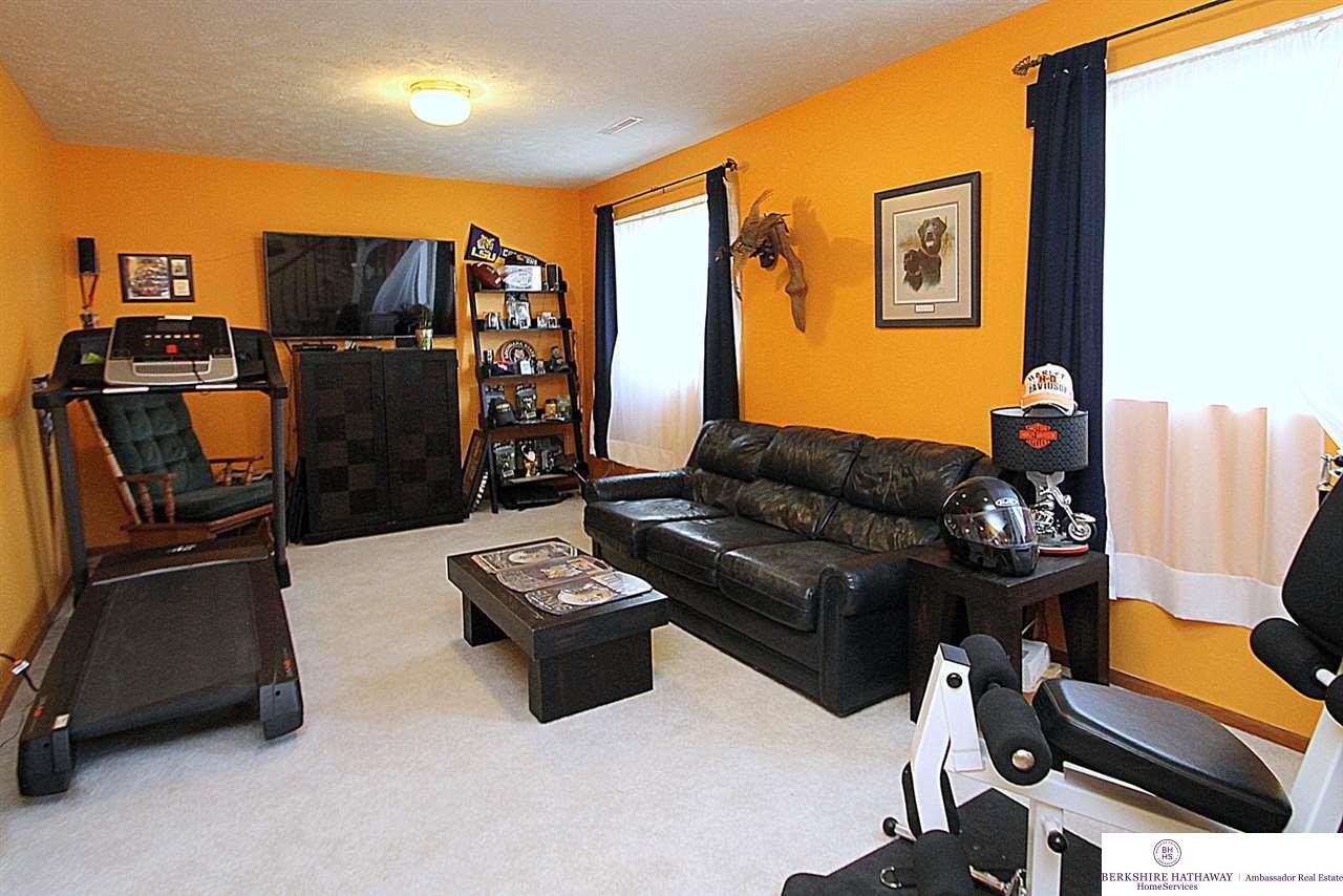 15144Redwood, Omaha, NE 68138