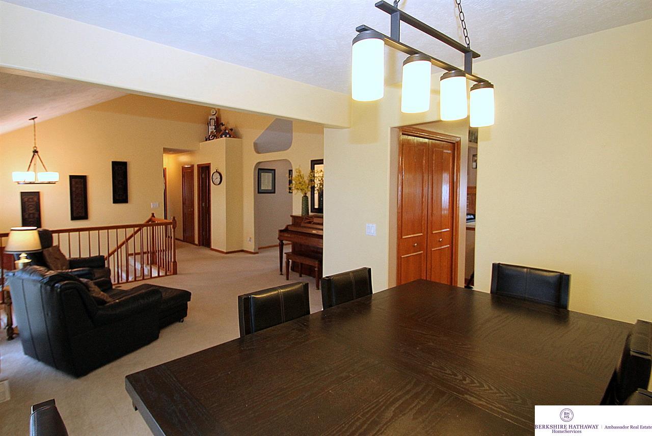 15144Redwood, Omaha, NE 68138