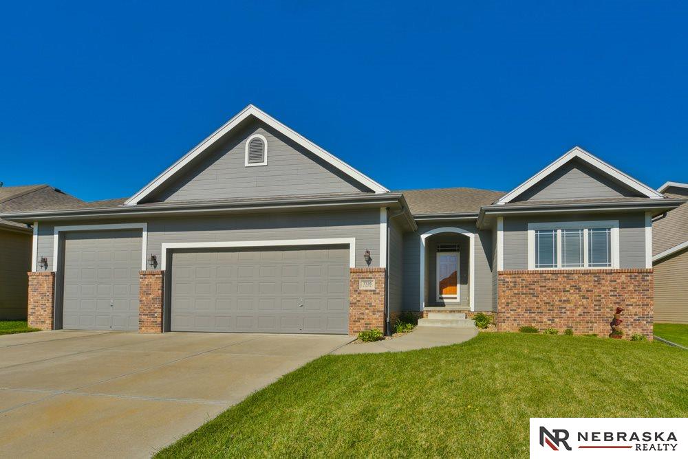 7736 S 155, Omaha, NE 68138