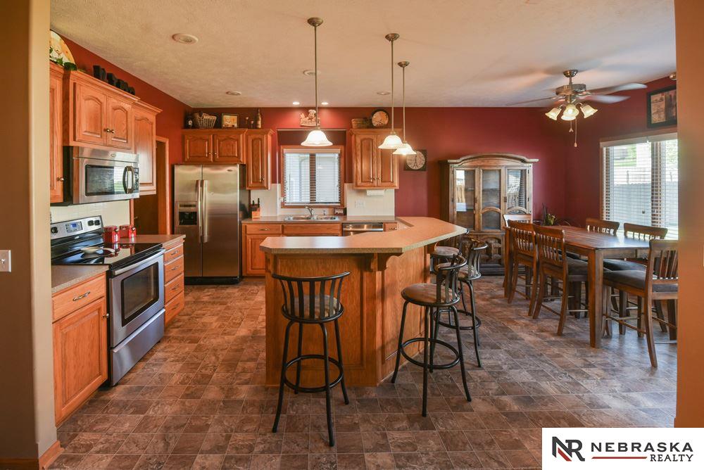 7736 S 155, Omaha, NE 68138
