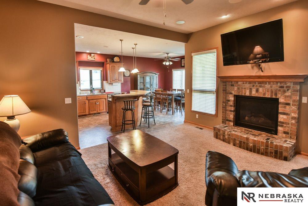 7736 S 155, Omaha, NE 68138