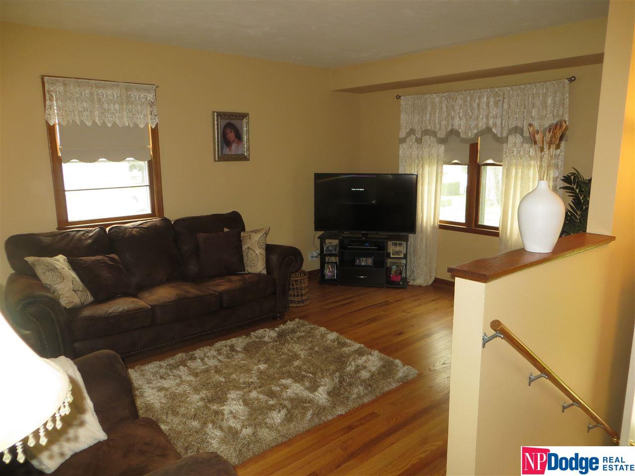 2518 S 123, Omaha, NE 68144