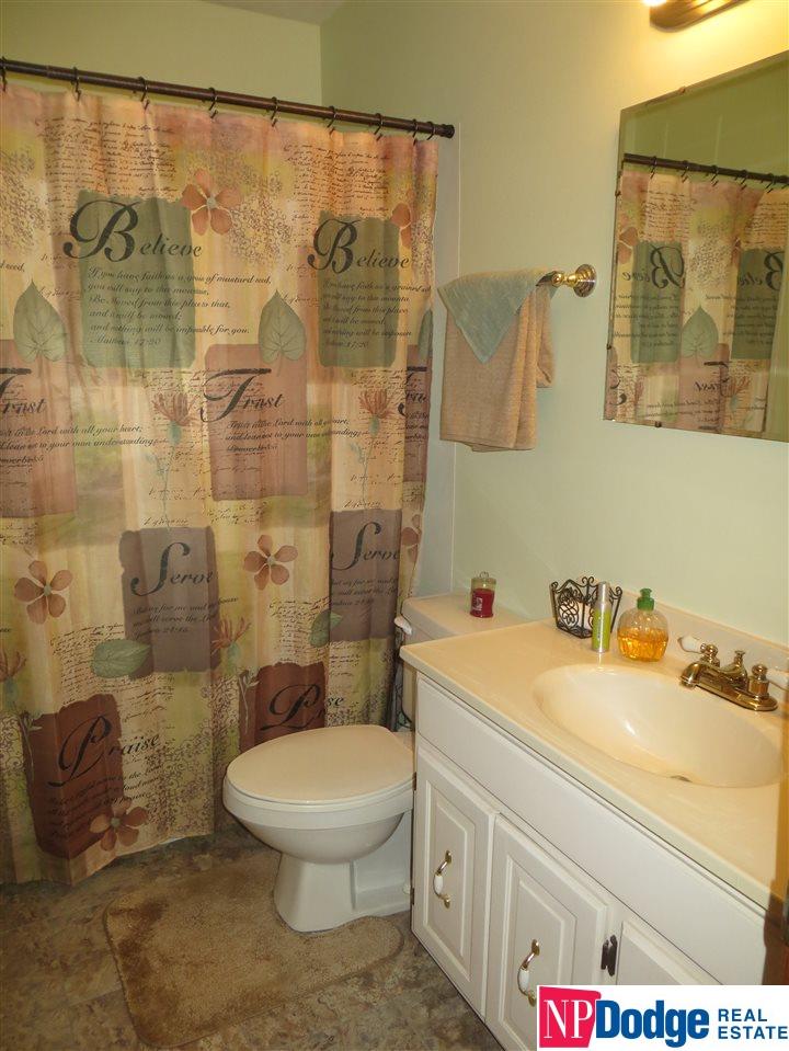 2518 S 123, Omaha, NE 68144