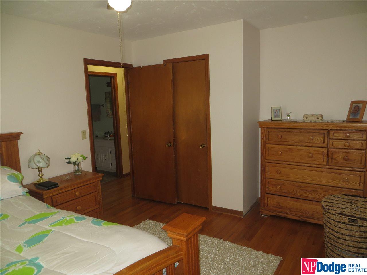 2518 S 123, Omaha, NE 68144