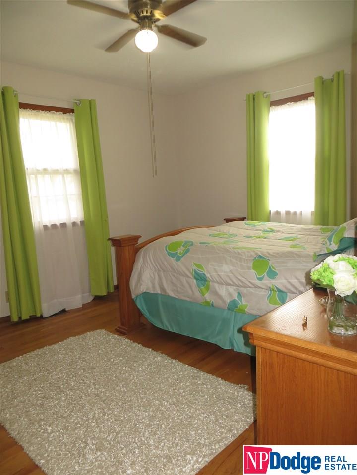 2518 S 123, Omaha, NE 68144