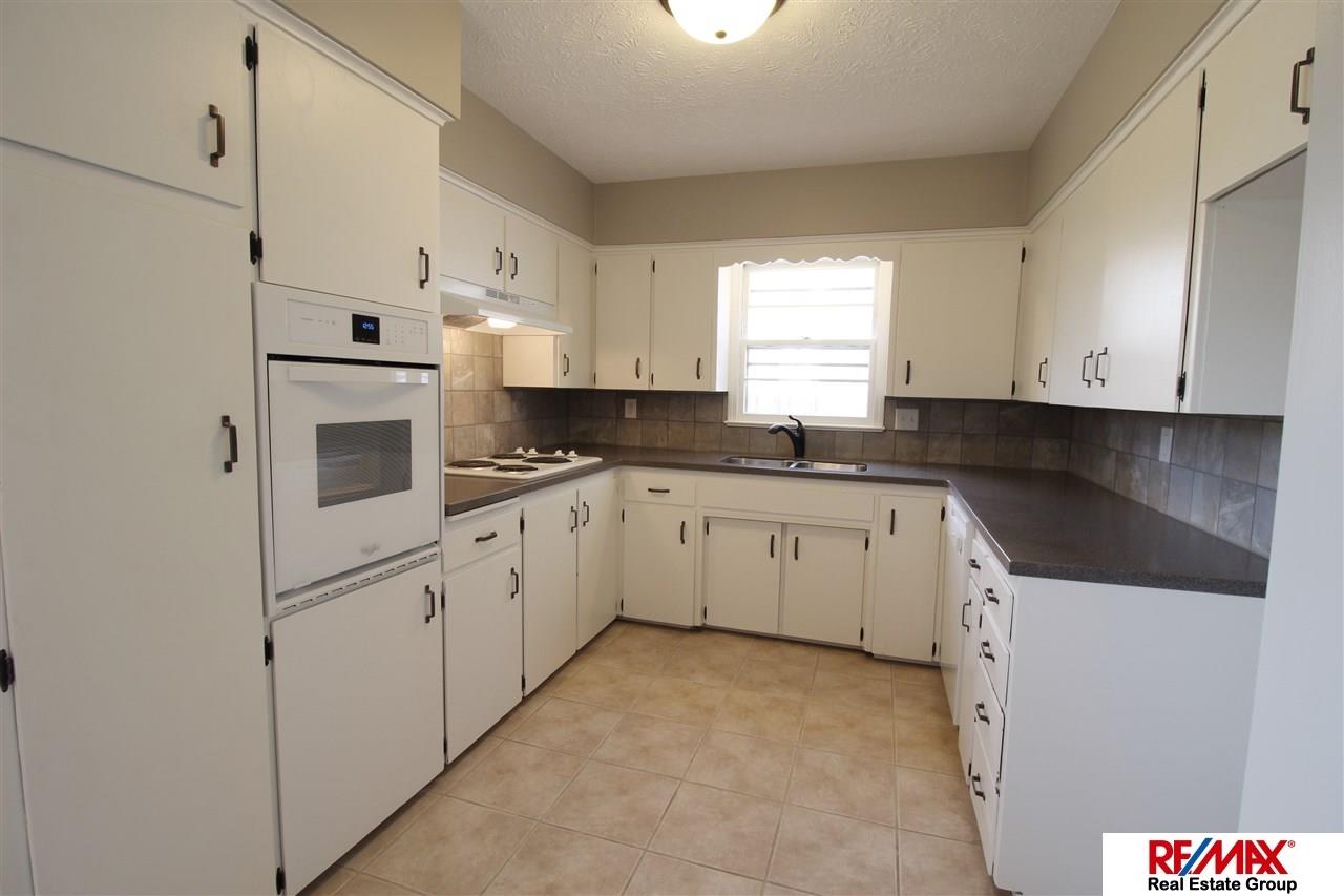 11221Westover, Omaha, NE 68144