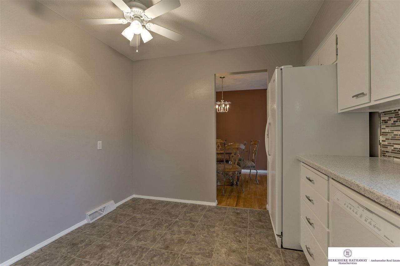 10937Prairie, Omaha, NE 68144