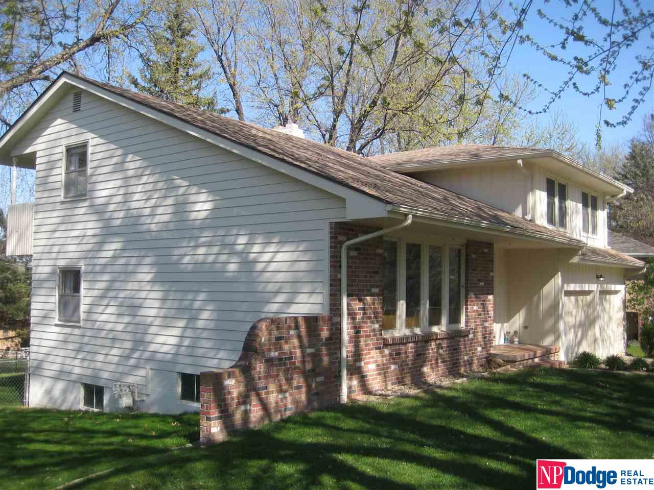 12420Pinewood, Omaha, NE 68144