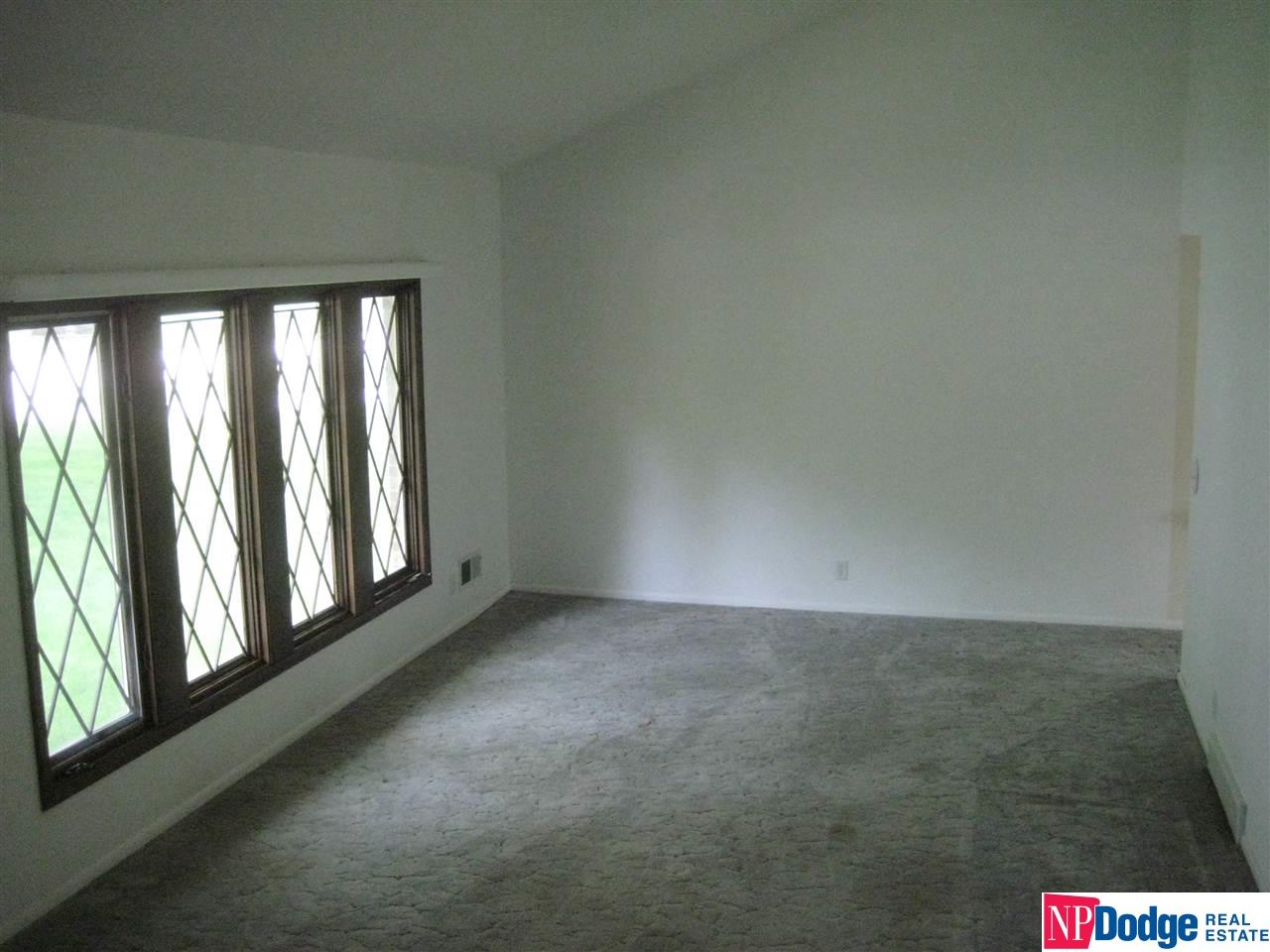 12420Pinewood, Omaha, NE 68144
