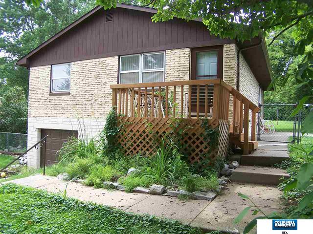 9610 Oak Ridge Drive, Bellevue, United States 68147