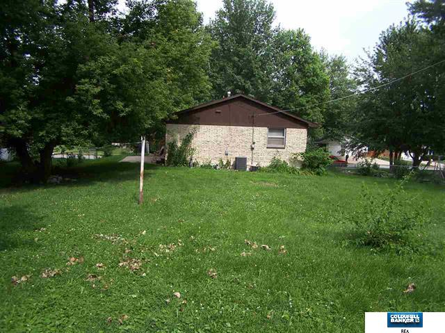 9610 Oak Ridge Drive, Bellevue, United States 68147
