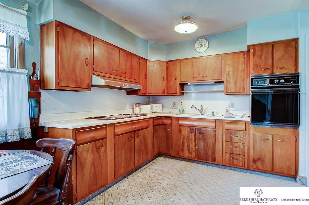 5720Whitmore, Omaha, NE 68152